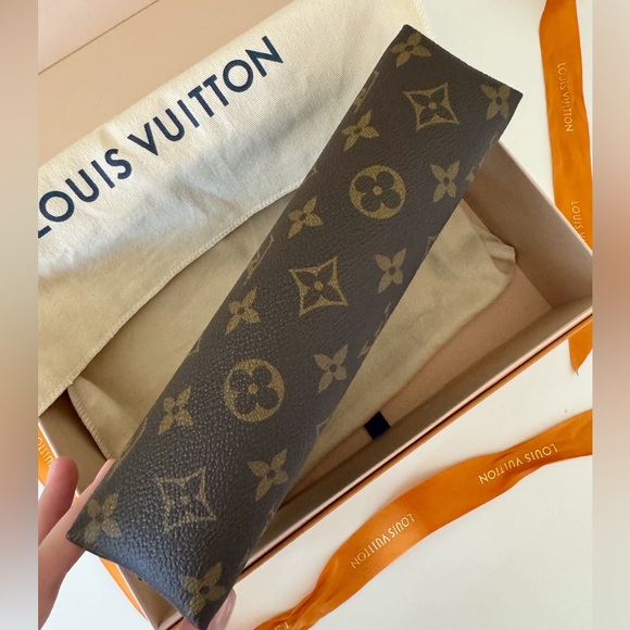 NEW Louis Vuitton Cosmetic Pouch GM M47353 - Picture 3 of 16